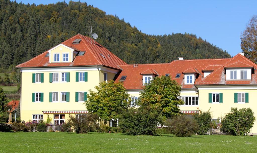Hotel Dienstl Gut Launsdorf 외부 사진